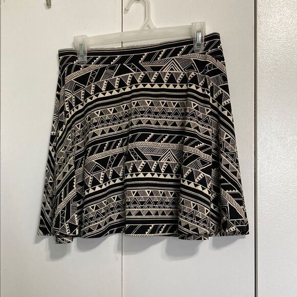 VICTORIAS SECRET PINK Aztec Mini Skater Skirt Circle Flare Black Cream Large - Picture 9 of 13